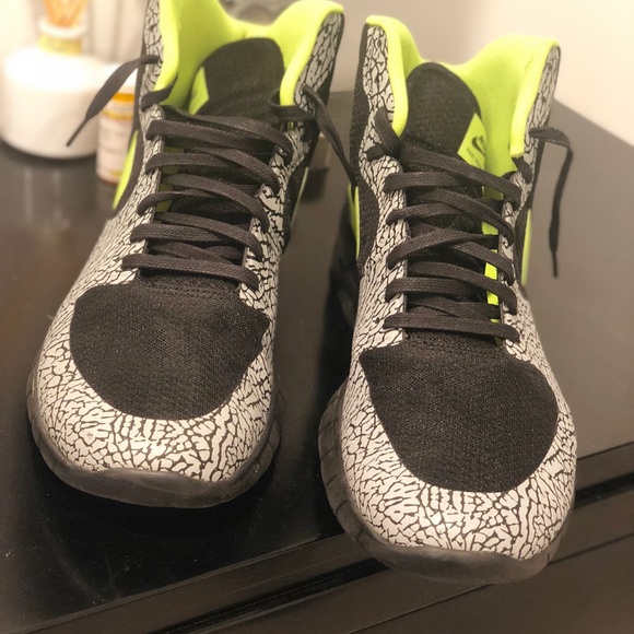 Shoes - Picture 3 of 4